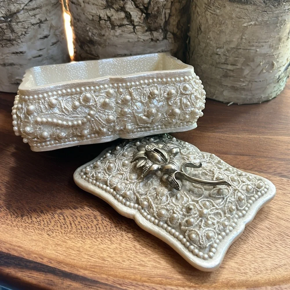 Vintage Pearl Beaded Jewelry Trinket Box Ivory Romantic Cottagecore Floral